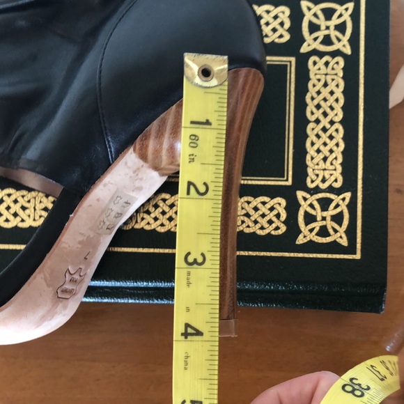 Great Condition BCBGMaxAzria Open Toe Black Leather Heeled Boots (Size 7) - Picture 11 of 12